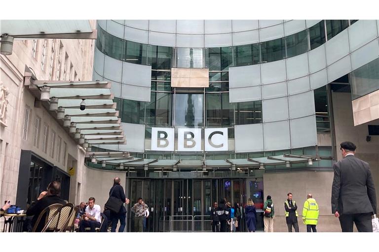 Die britische Rundfunkanstalt BBC steckt in einer Krise. (Archivbild)