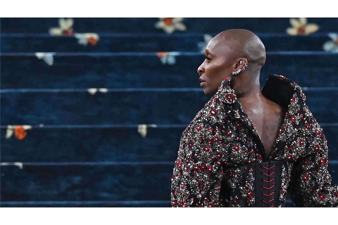 Tops und Flops auf dem roten Teppich Die britische Schauspielerin Cynthia Erivo trug ein kunstvoll verziertes Outfit.