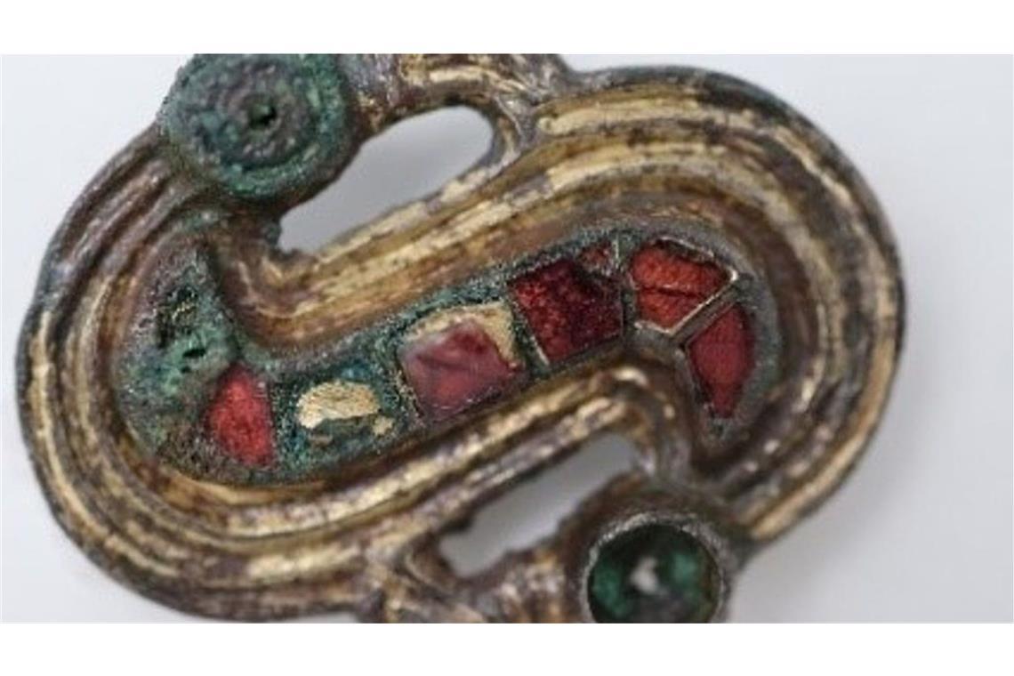 Die Brosche war eine Grabbeigabe der sogenannten „bajuwarischen Prinzessin“.
