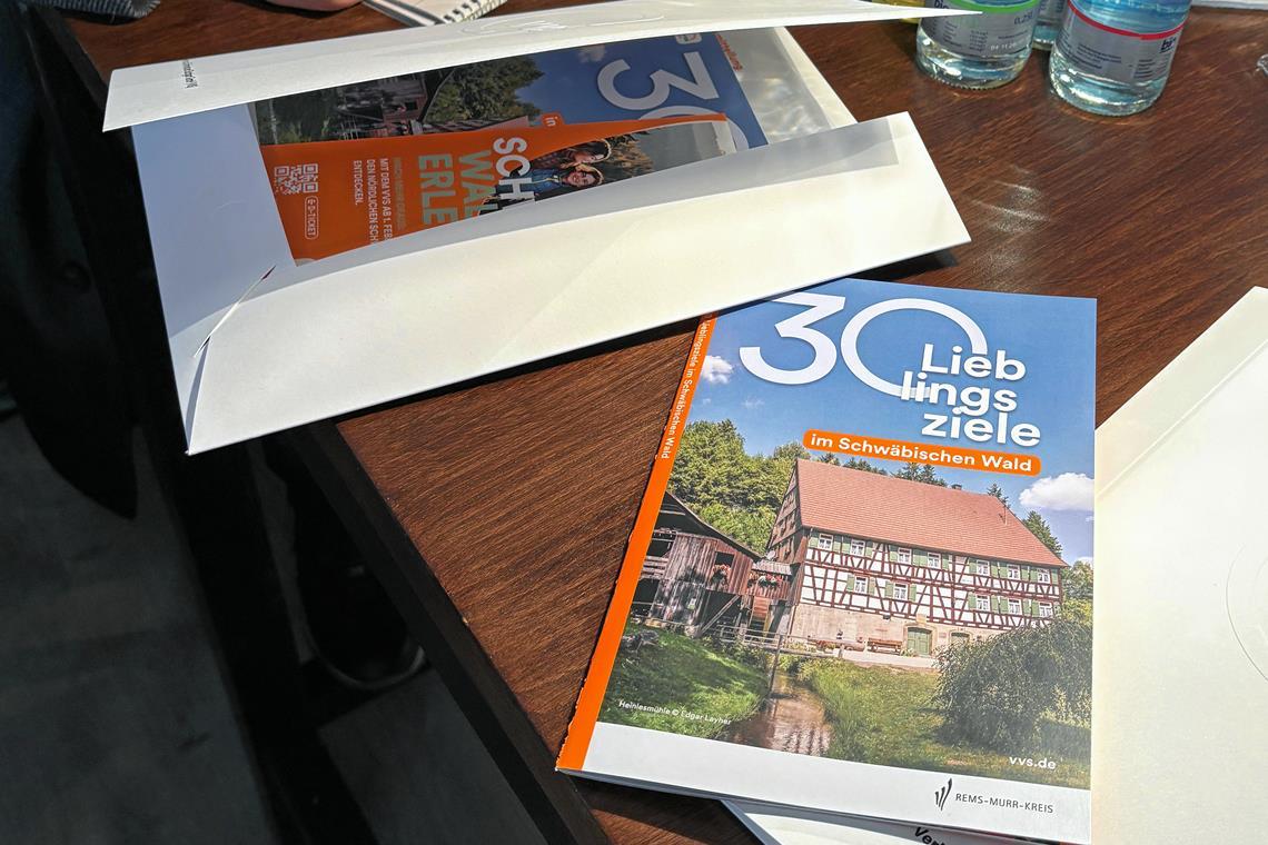 Die Broschüre umfasst 36 Seiten und gibt Hinweise zur Anfahrt der Ziele. Foto: VVS