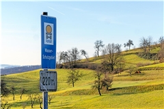 Die Bürgerinitiative fürchtet um die Trinkwasserquellen und Wasserschutzgebiete im Bereich des geplanten Windparks. Unweit des Aspacher Weilers Steinhausen liegen etwa die Saufangquelle, die Glückwaldquelle und die Rohrbrunnenquelle. Foto: Alexander Becher