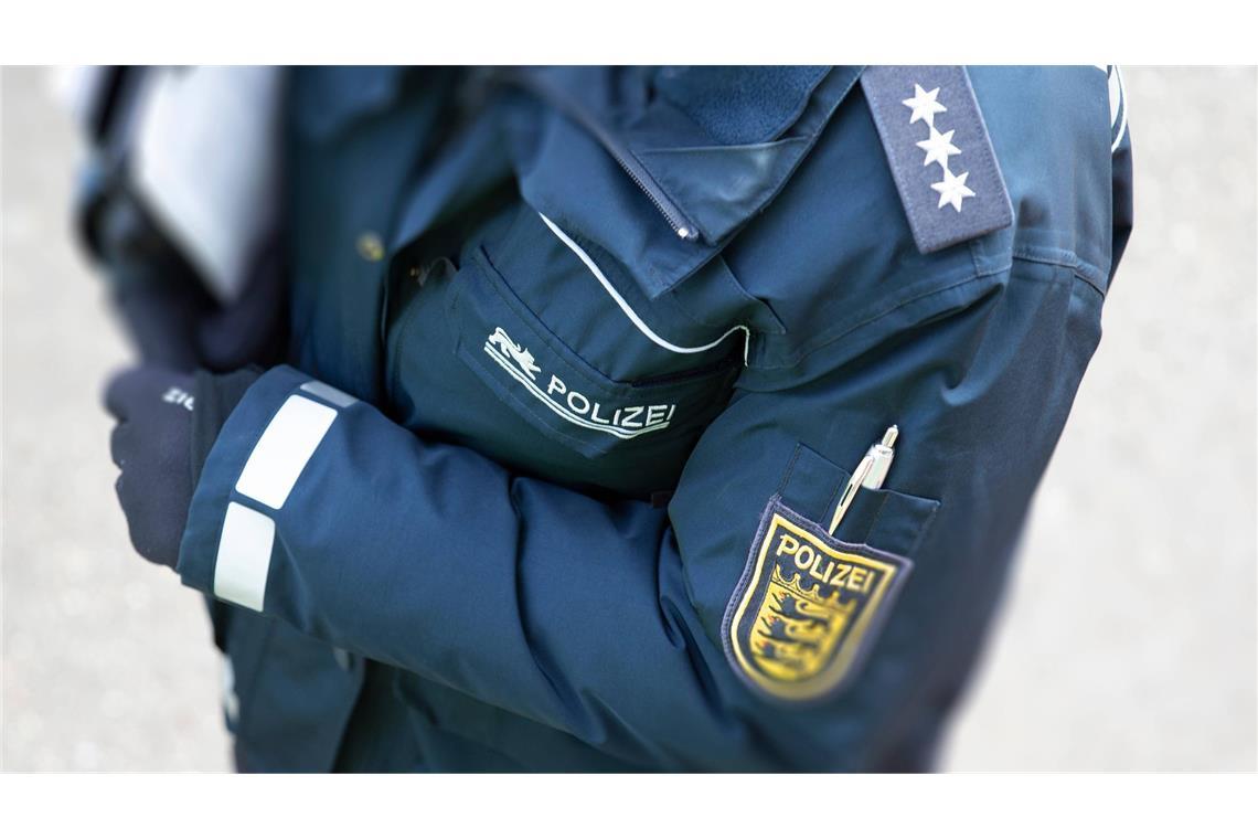 Gesuchter Verbrecher wird an der Landesgrenze entdeckt und verhaftet Die Bundespolizei hat einen wegen mehreren Verbrechen gesuchten Mann in der Nähe der Landesgrenze in Weil am Rhein festgenommen. (Symbolbild)