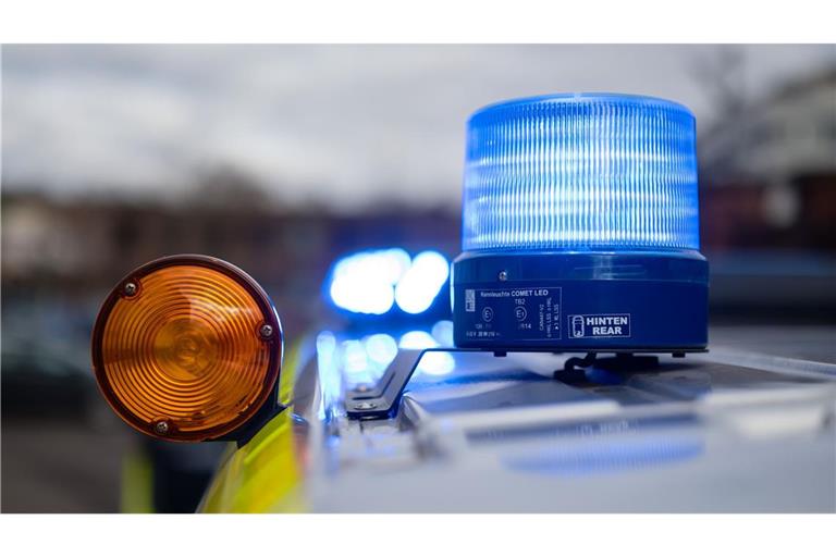 Die Bundespolizei warnt vor Gefahren an Bahnübergängen. (Symbolbild)