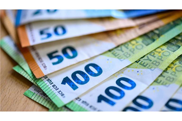 Die Bundesregierung hat mit der steuerfreien Entlastungsprämie von 1.000 Euro Erwartungen geweckt - aber können die erfüllt werden? (Symbolbild)