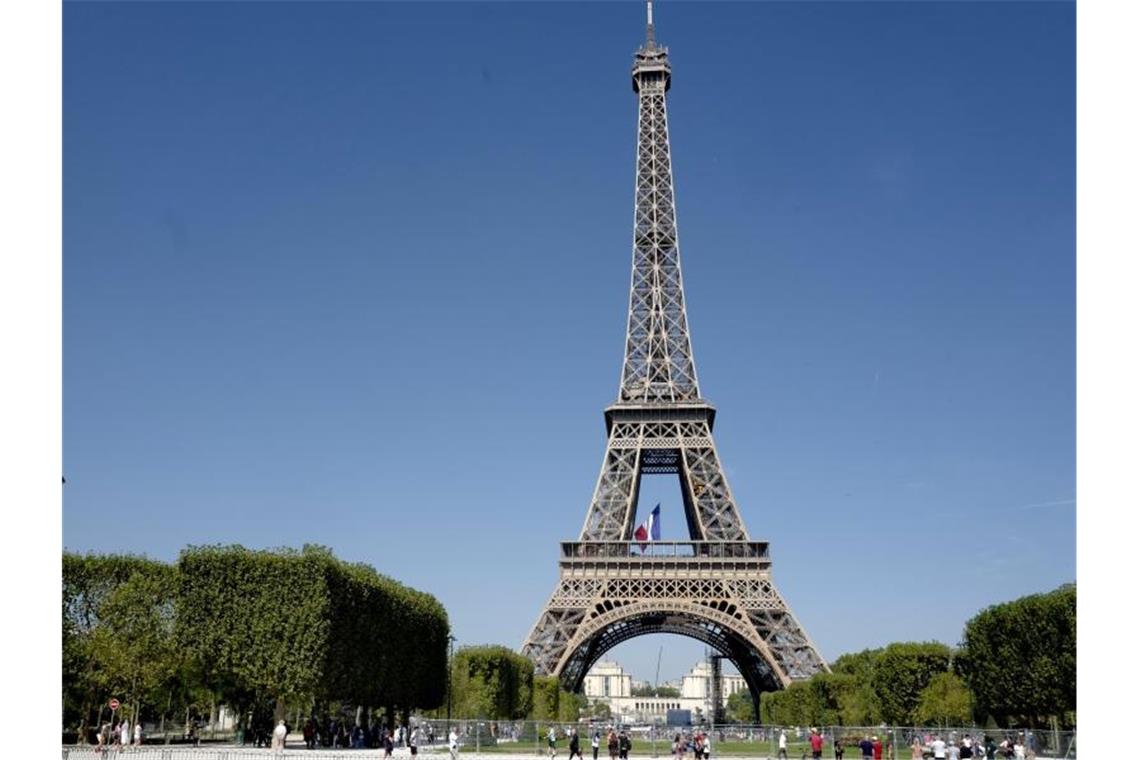 Die Bundesregierung hat wegen der Ansteckungsgefahren eine Reisewarnung für den Großraum Paris ausgesprochen. Foto: Michel Spingler/AP/dpa