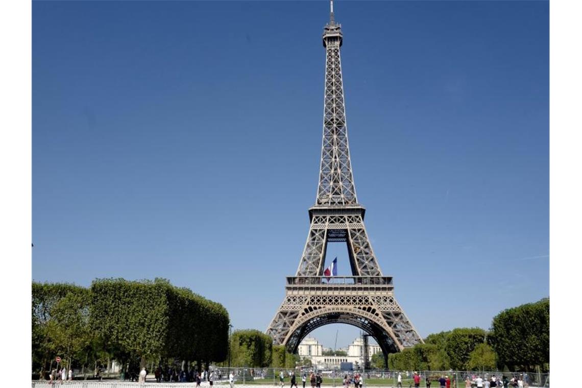 Reisewarnung für Teile Frankreichs mit geringerer Tragweite Die Bundesregierung hat wegen der Ansteckungsgefahren eine Reisewarnung für den Großraum Paris ausgesprochen. Foto: Michel Spingler/AP/dpa