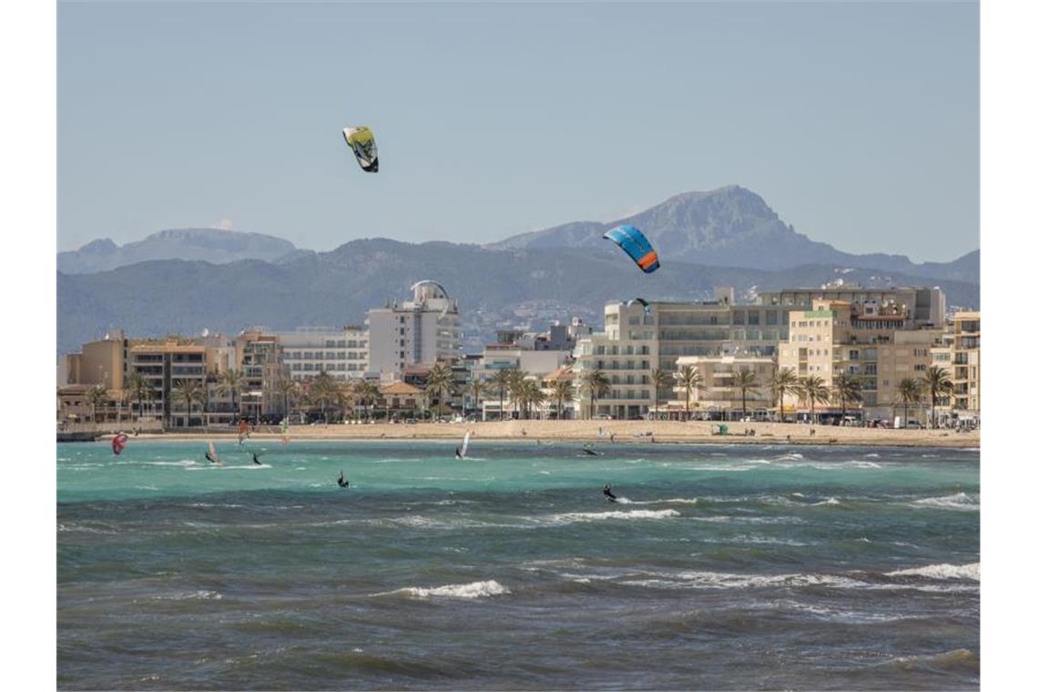 Fast zwei Drittel gegen Mallorca-Reisen ohne Quarantäne Die Bundesregierung hatte vor einer Woche entschieden, Mallorca von der Liste der Corona-Risikogebiete zu streichen. Foto: John-Patrick Morarescu/ZUMA Wire/dpa