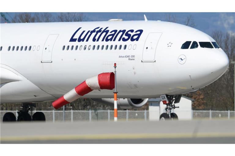 Die Bundesregierung schickt einen Lufthansa-Airbus zu einem ersten Evakuierungsflug nach Oman.