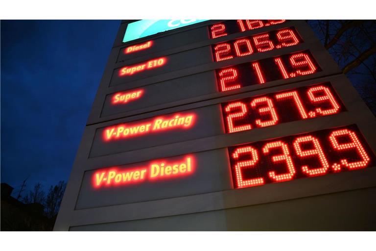 Die Bundesregierung will wegen der steigenden Spritpreise eingreifen.