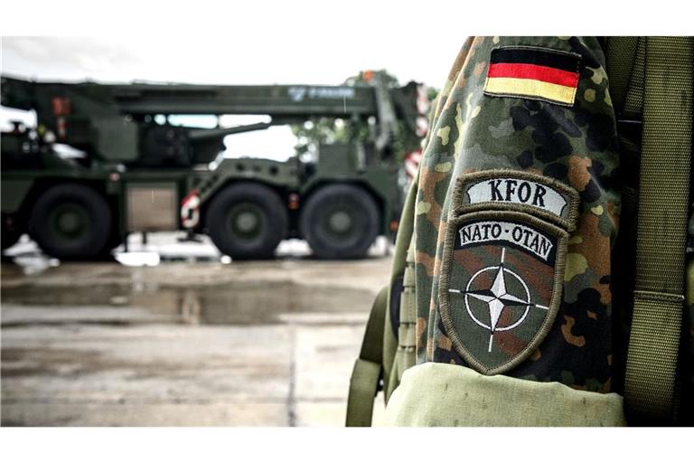 Die Bundeswehr soll weiter im Kosovo bleiben, beschloss der Bundestag.