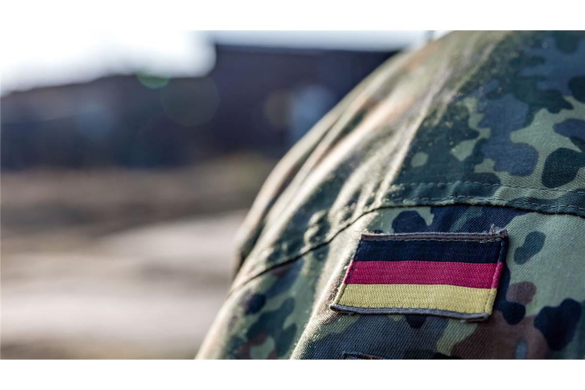 Die Bundeswehr will Bescheid wissen, wo sich mögliche Wehrdienstleistende aufhalten. (Symbolbild)