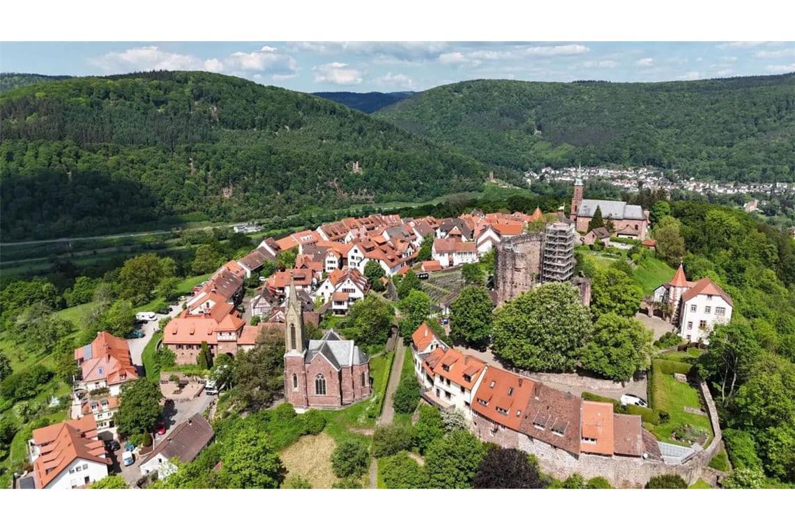 Die Burgfeste Dilsberg bei Heidelberg ist eine besondere Wehranlage. Zum einen bietet der imposante sechseckige Treppenturm einen herrlichen Blick über das Neckartal.