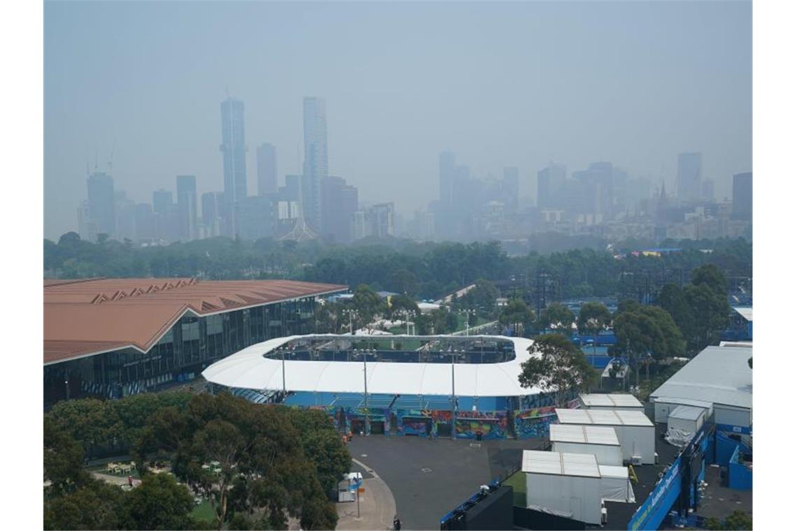 Die Buschbrände machen auch den Tennisspielern in Melbourne zu schaffen. Foto: Michael Dodge/AAP/dpa