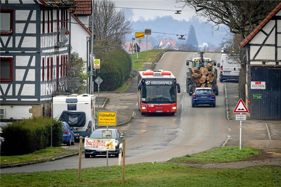 Die Bushaltestellen im Frühmeßhof werden barrierefrei umgebaut. Foto: Alexander Becher