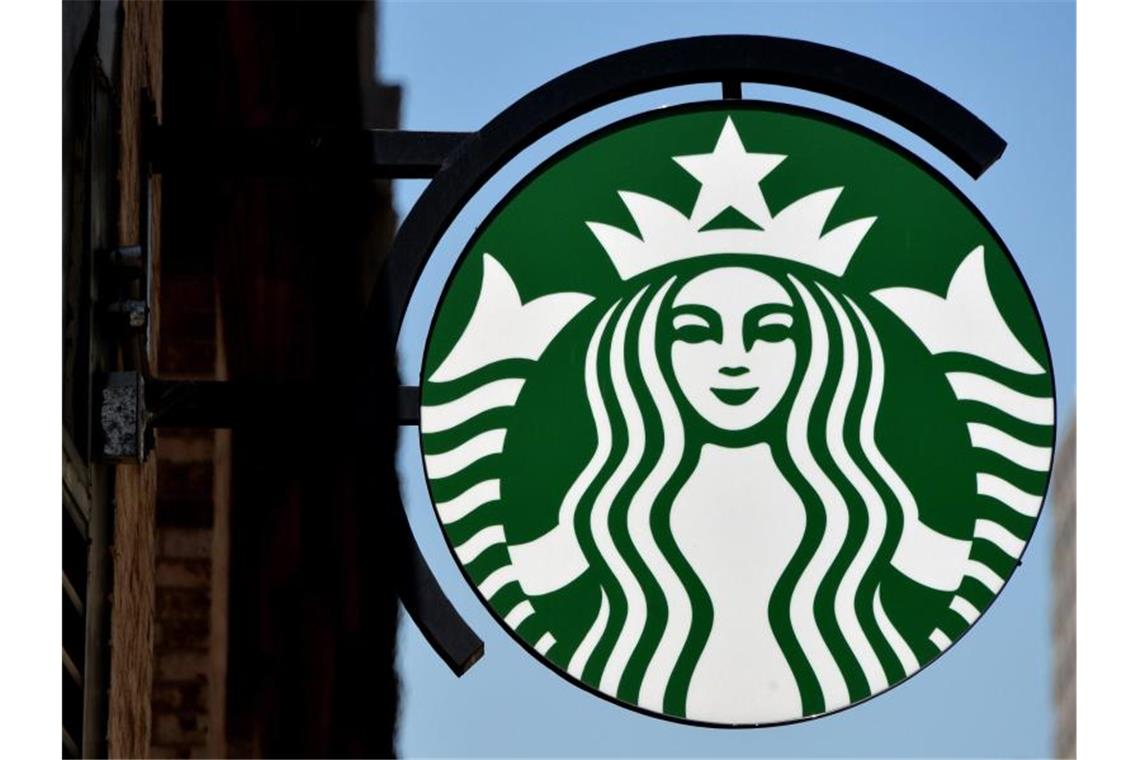 Die Café-Kette Starbucks feiert 50-jähriges Firmenjubiläum. Foto: Justin Lane/EPA FILE/dpa