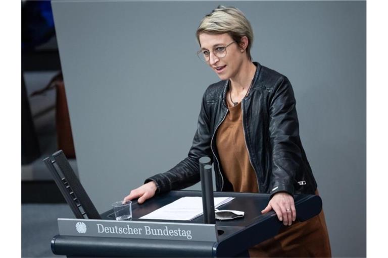 Die CDU-Abgeordnete Nadine Schön spricht bei der Plenarsitzung im Deutschen Bundestag (Archivbild). Foto: Bernd von Jutrczenka/dpa