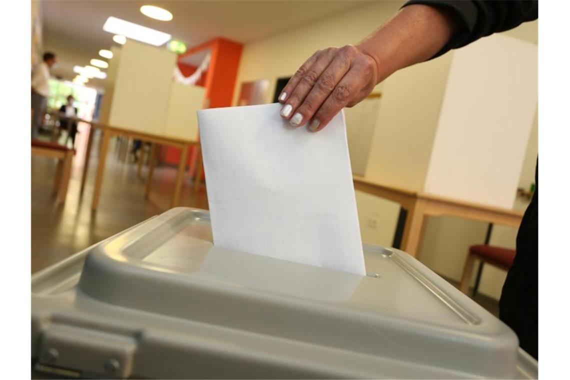 Haseloff will stabiles Regierungsbündnis nach CDU-Wahlsieg Die CDU, die sich in einigen Umfragen zeitweise ein Kopf-an-Kopf-Rennen mit der AfD geliefert hatte, schnitt deutlich besser ab als erwartet. Foto: Matthias Bein/dpa-Zentralbild/dpa