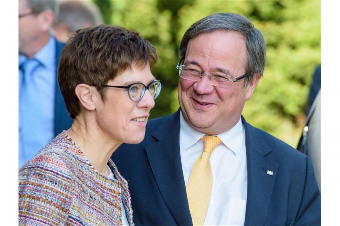 Die CDU-Vorsitzende Annegret Kramp-Karrenbauer und ihr Stellvertreter, der nordrhein-westfälische Ministerpräsident Armin Laschet. Foto: Oliver Dietze