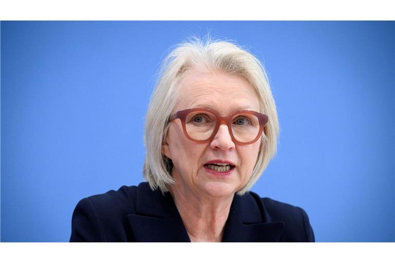 Die Chefin der "Wirtschaftsweisen", Monika Schnitzer, fordert die Politik zu einer Rentenreform auf.