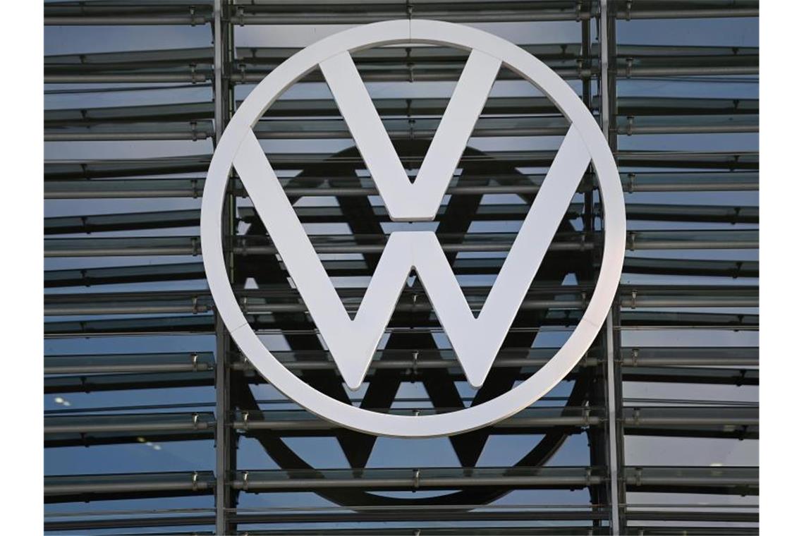 Deutschland-Tourismus unter Niveau von 2020 Die Chipkrise und weitere Zulieferprobleme haben die Verkäufe bei Volkswagen auch im zweiten Corona-Jahr 2021 noch einmal empfindlich abrutschen lassen. Foto: Swen Pförtner/dpa