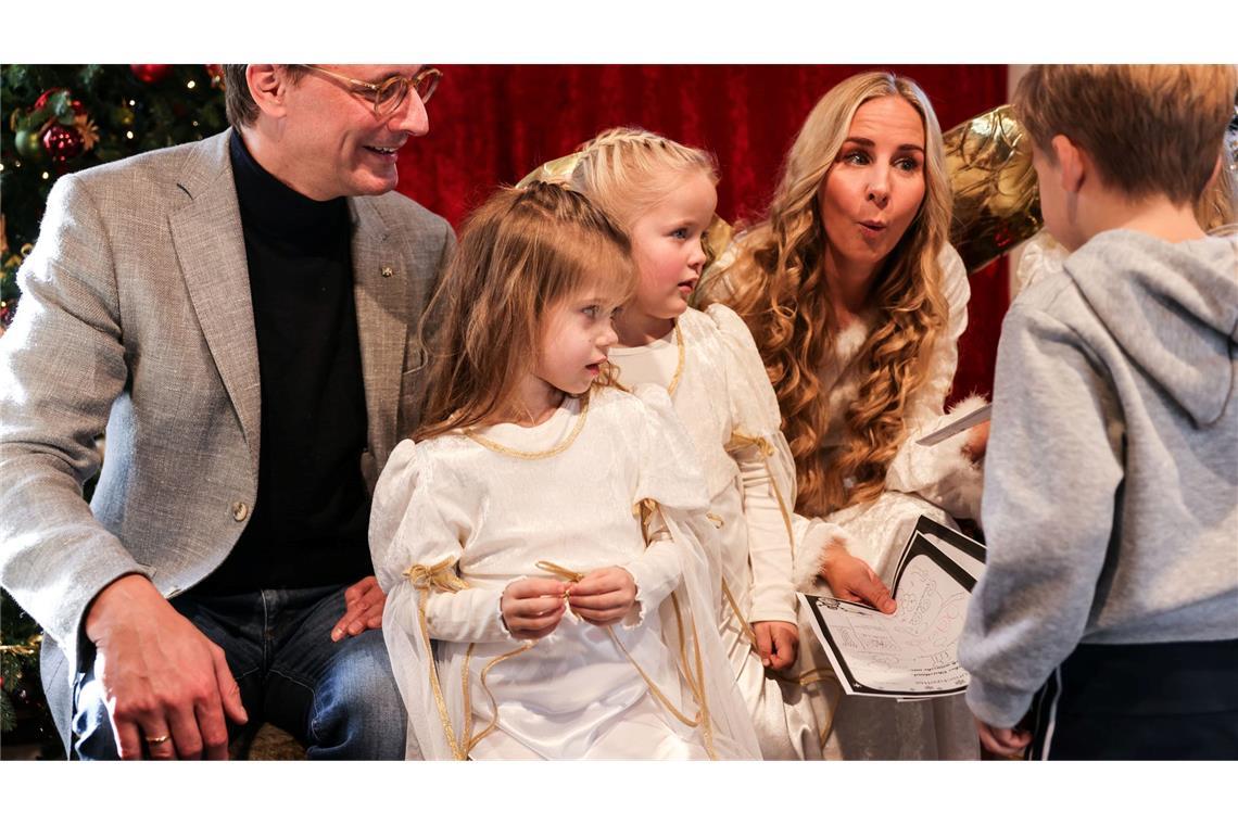 Die Christkindpostfiliale stehe für den besonderen Zauber der Vorweihnachtszeit, meinte Wüst.