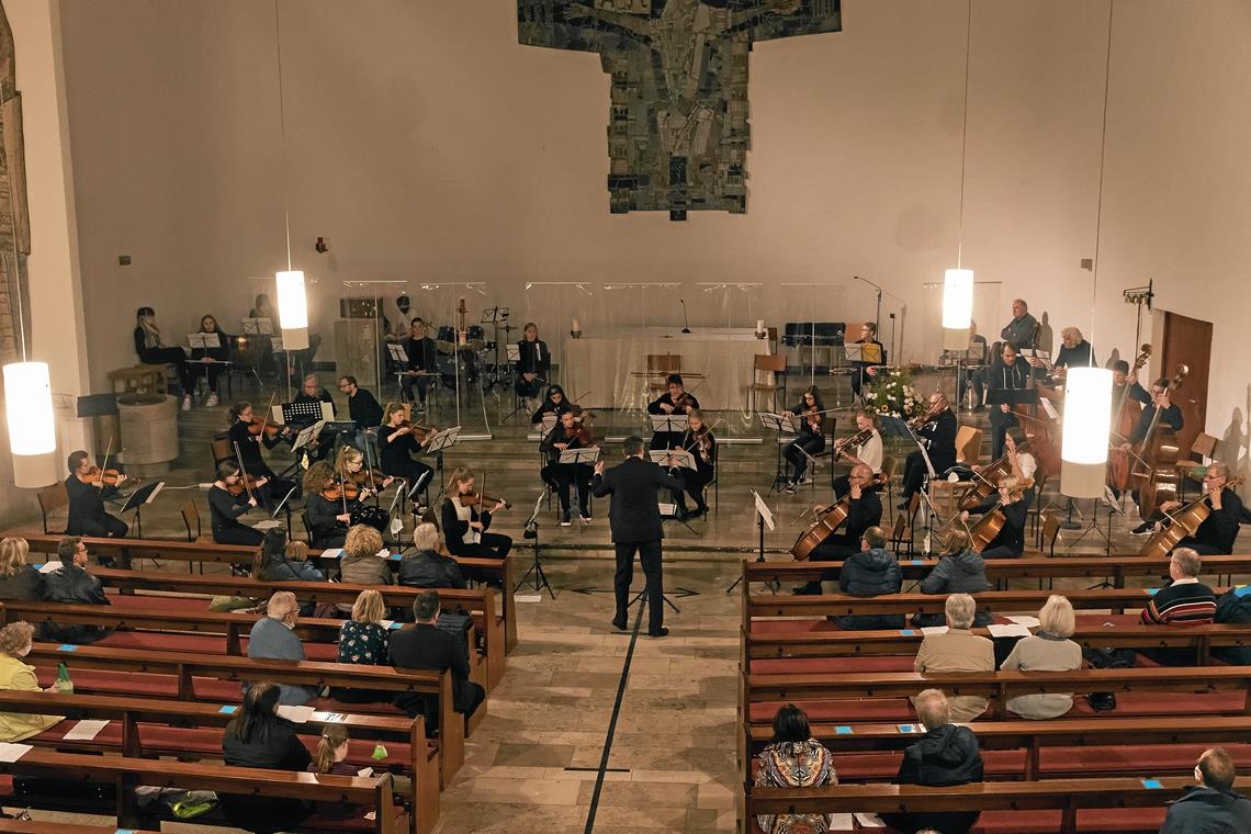 Höfische Musik und moderne Hits Die Christkönigskirche bot eine hervorragende Akustik für das Jahreskonzert der Jugendmusik- und -kunstschule. Foto: J. Fiedler