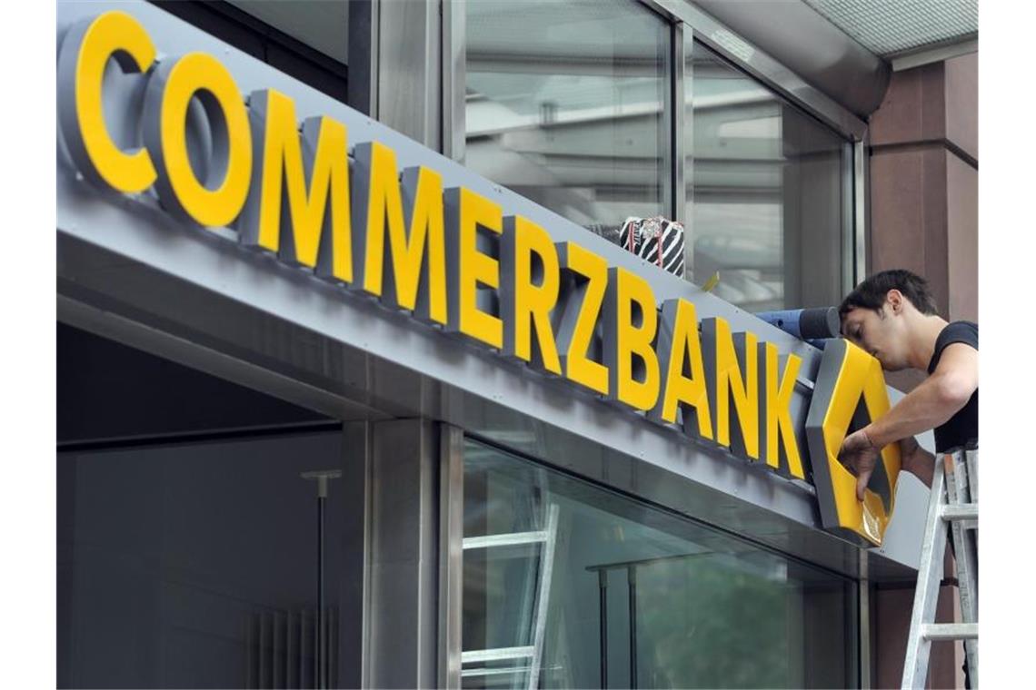 Commerzbank feilt am Kurs für die nächsten Jahre Die Commerzbank will sich mit harten Einschnitten gegen Zinstief und Ertragsschwäche stemmen. Foto: Marius Becker