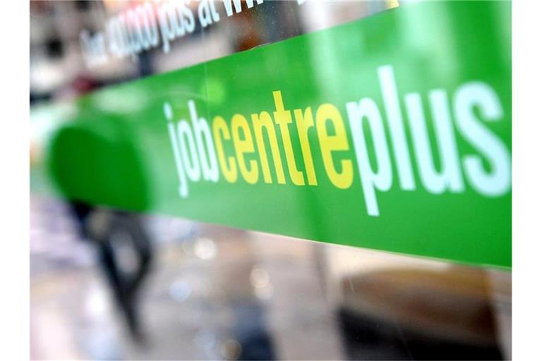 Die Corona-Krise belastet den britischen Arbeitsmarkt stark. Foto: Andy Rain/EPA FILE/dpa