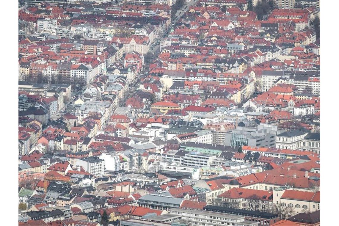 Die Corona-Krise bringt wohl keine Erleichterung auf dem Immobilienmarkt. Foto: Sina Schuldt/dpa