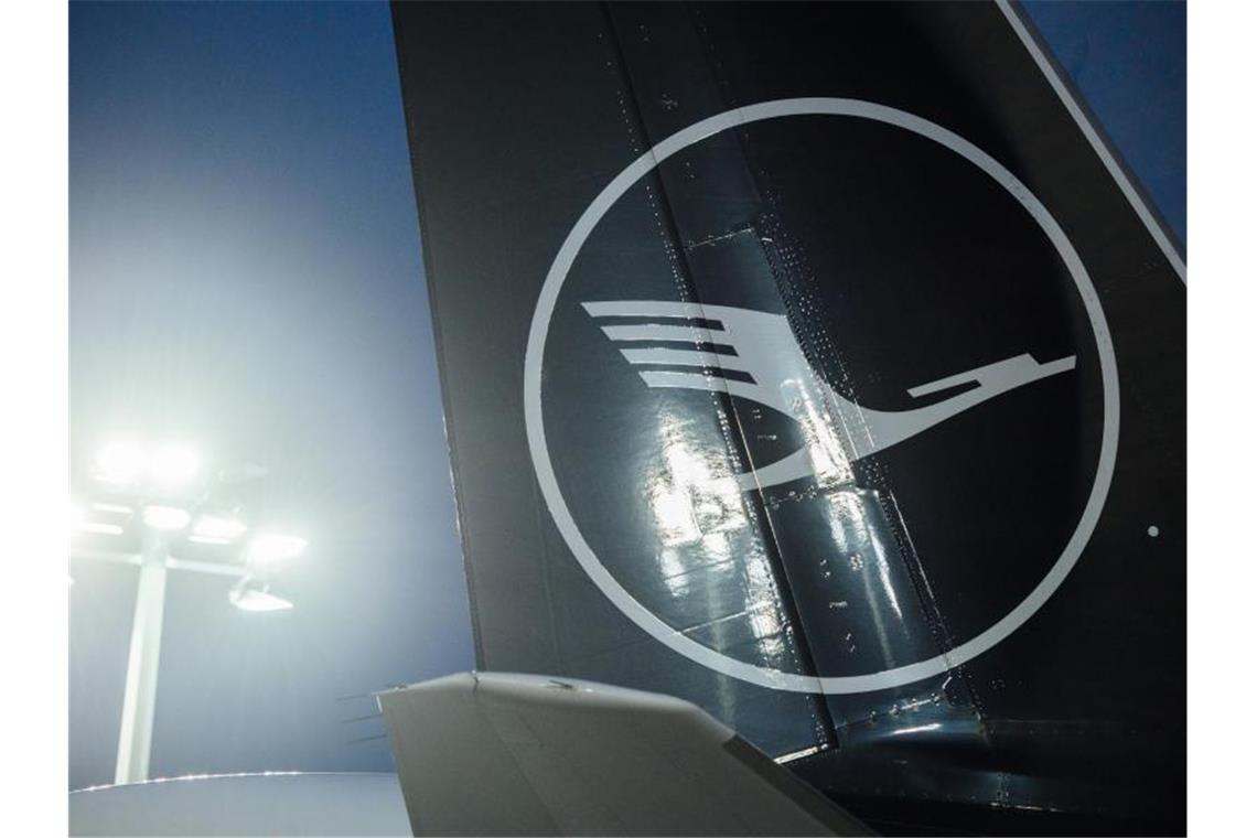 Lufthansa droht nach Milliardenverlust mit Entlassungen