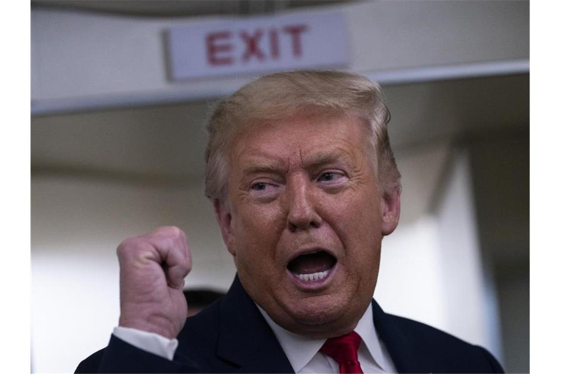 Die Corona-Krise hat dem Firmen- und Immobilien-Imperium des Ex-US-Präsidenten Donald Trump schwer zugesetzt. Foto: Evan Vucci/AP/dpa