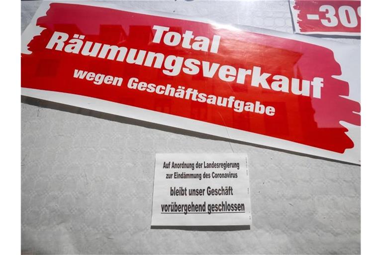Die Coronabeschränkungen sorgen bei vielen Geschäften für wirtschaftliche Probleme - manchen droht das Aus. Foto: Michael Reichel/dpa-Zentralbild/dpa