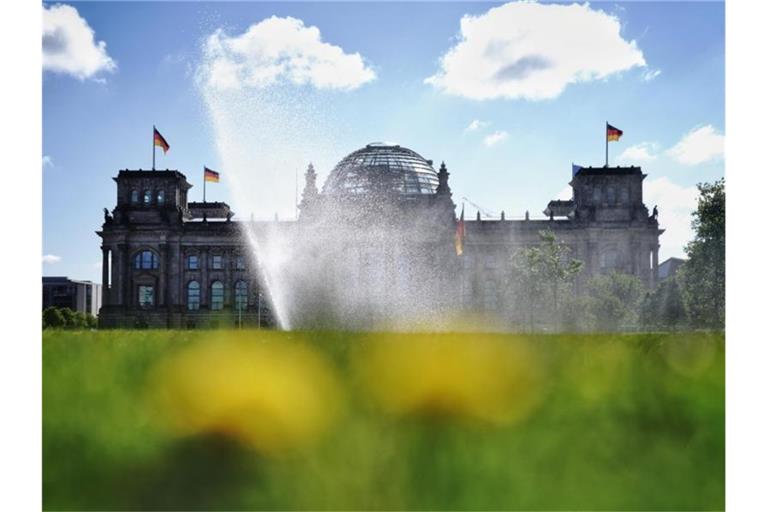 Die Cyber-Attacke gegen den Bundestag war im Mai 2015 bekannt geworden. Foto: Kay Nietfeld/dpa