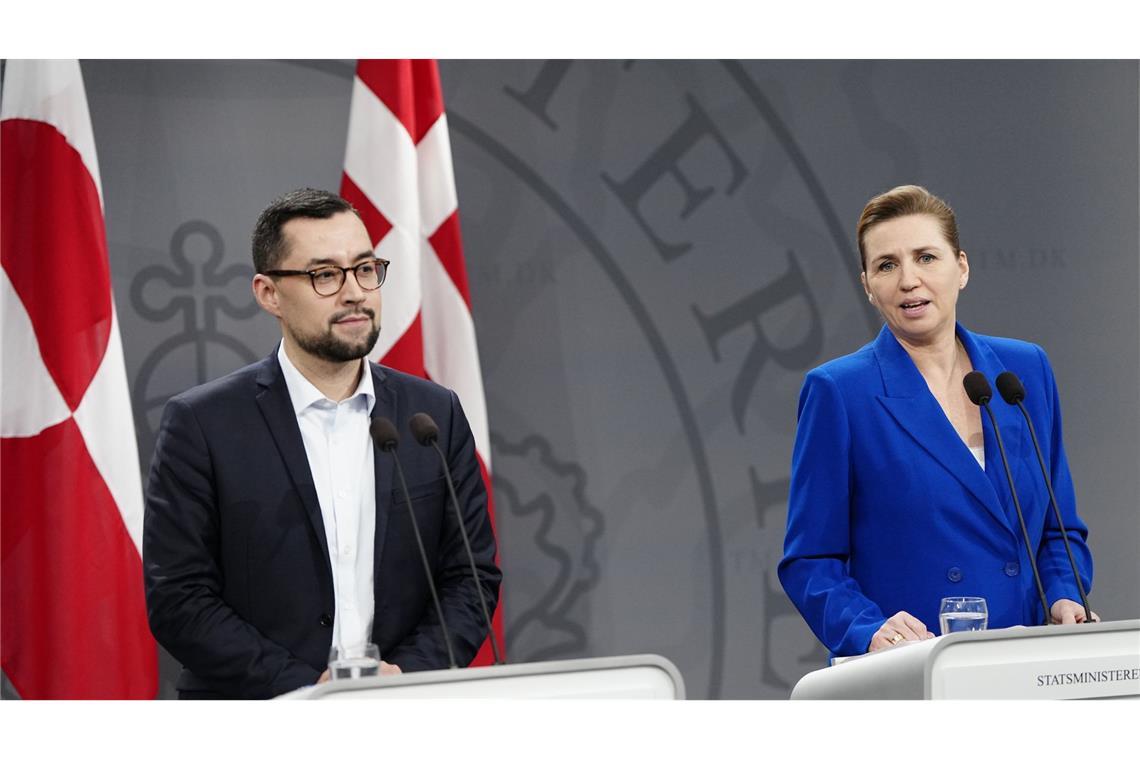 Dänemark schafft umstrittene Tests für Grönländer ab Die dänische Ministerpräsidentin Mette Frederiksen und ihr grönländischer Amtskollege Mute B. Egede