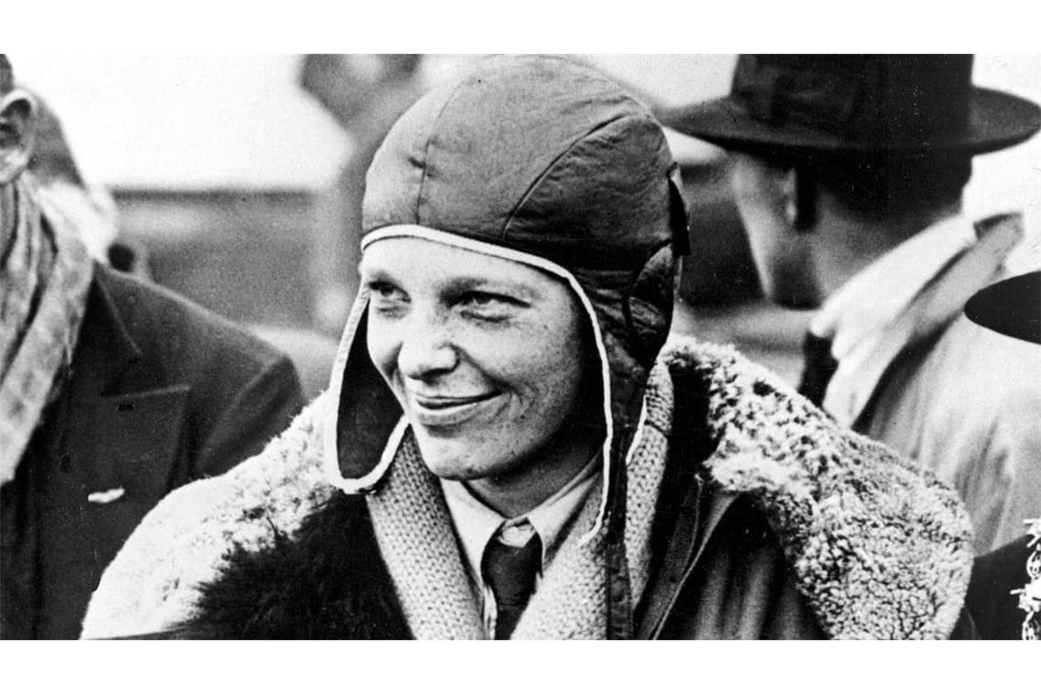 Die damals 39 Jahre alte Earhart war am 20. Mai 1937 gemeinsam mit dem 44-jährigen Navigator Fred Noonan aus dem kalifornischen Oakland aufgebrochen, um als erste Frau mit dem Flugzeug die Erde zu umrunden. F
