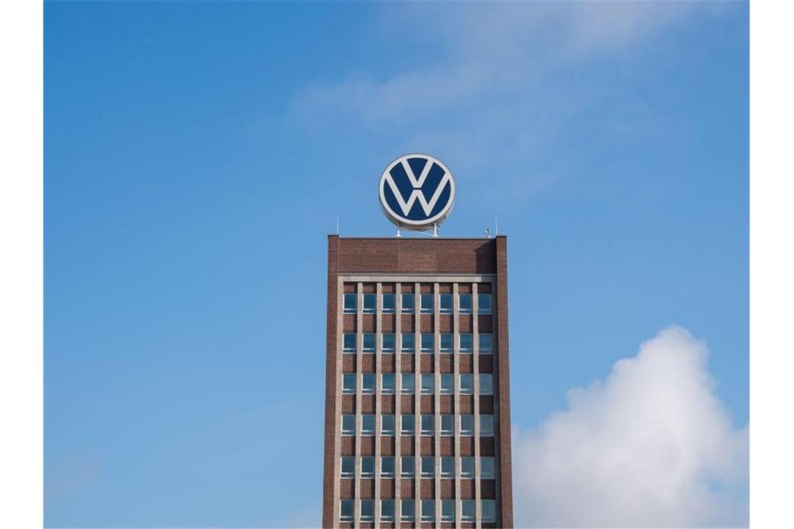 Wirbel um VW-Stammsitz - Großer Jobabbau „kein Thema“ Die Debatte über die künftige Auslastung des Stammwerks Wolfsburg gewinnt an Schärfe. Foto: Julian Stratenschulte/dpa