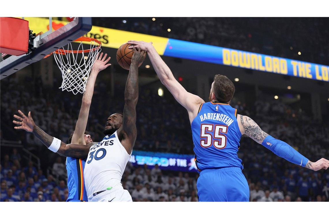 Hartenstein spielt mit Oklahoma City Thunder in NBA-Finals Die Defensive um Hartenstein dominierte die Gäste und legte den Grundstein für den klaren Sieg.