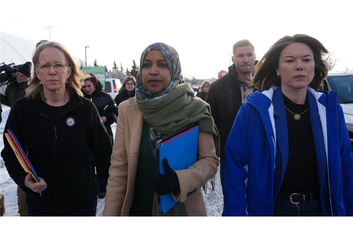 Die demokratische Abgeordnete Ilhan Omar fordert wegen des rabiaten Einsatzes der Sicherheitskräfte des Bundes den Rücktritt von Heimatschutzministerin Kristi Noem. (Archivbild)