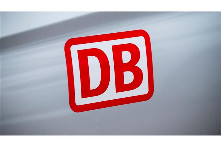 Die Deutsche Bahn hat im ersten Halbjahr einen Verlust eingefahren. (Symbolbild)