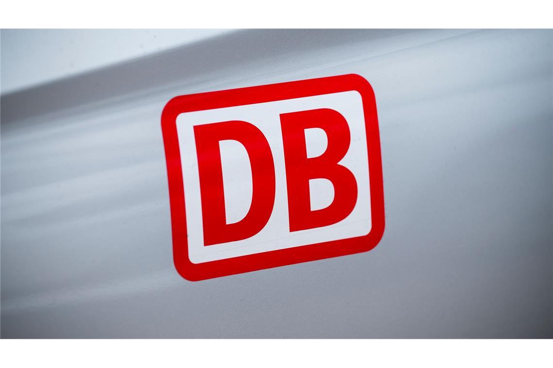 Bahn im ersten Halbjahr mit dreistelligem Millionenverlust Die Deutsche Bahn hat im ersten Halbjahr einen Verlust eingefahren. (Symbolbild)