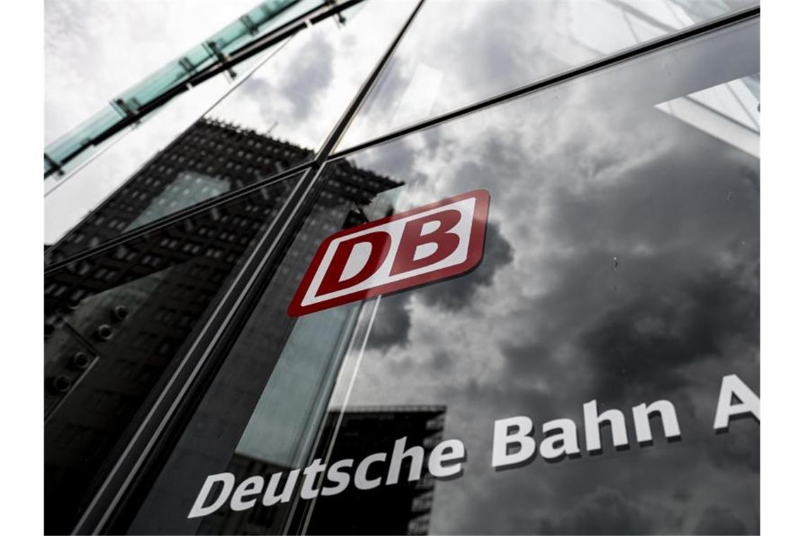 Bahn fährt stoisch durch die Krise Die Deutsche Bahn rechnet erst in rund zwei Jahren wieder mit einer Nachfrage wie zu Vor-Corona-Zeiten. Foto: Fabian Sommer/dpa