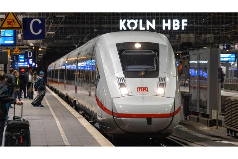 Die Deutsche Bahn war im April besonders unpünktlich unterwegs. (Archivbild)