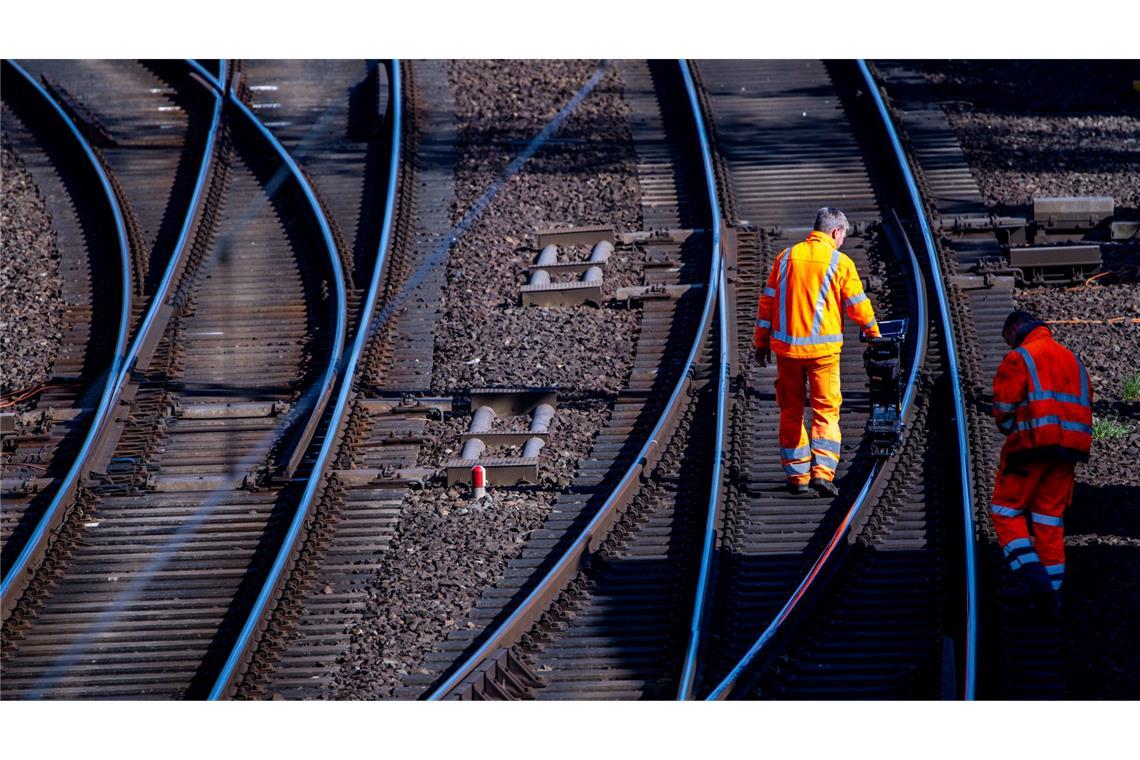 Die Deutsche Bahn will mit "grünem" Stahl auch ihren Weg zu Klimaneutralität vorantreiben. (Archivbild)