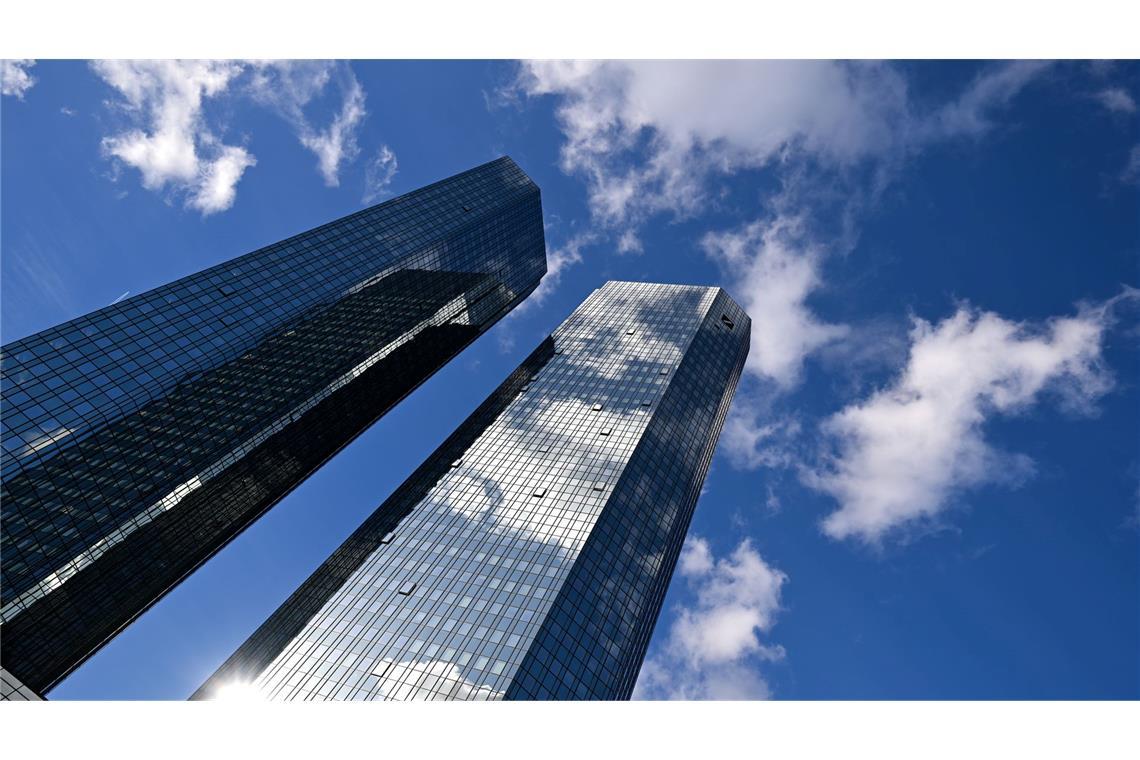 Die Deutsche Bank treibt die Digitalisierung ihres Privatkundengeschäfts voran. (Archivbild)