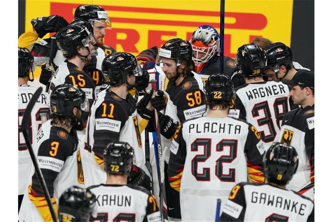 „Komplexe abgelegt“: DEB-Team sieht sich in der Weltspitze Die deutsche Eishockey-Nationalmannschaft ist nach der WM in der Weltspitze angekommen. Foto: Roman Koksarov/dpa