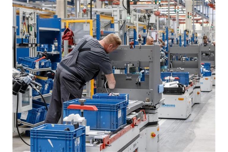 Die deutsche Industrie hat ihre Produktion auch im Oktober gesteigert. Foto: Markus Scholz/dpa