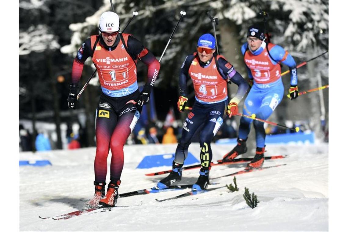 Die deutsche Staffel um Erik Lesser (M) verpasste in Östersund das Podium. Foto: Fredrik Sandberg/TT News Agency/AP/dpa