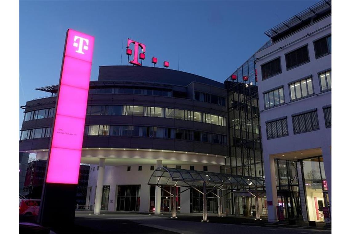 Telekom mit positivem Jahresauftakt - O2 mit Mini-Wachstum Die Deutsche Telekom gibt Zahlen für das 1. Quartal bekannt. Foto: Oliver Berg/dpa