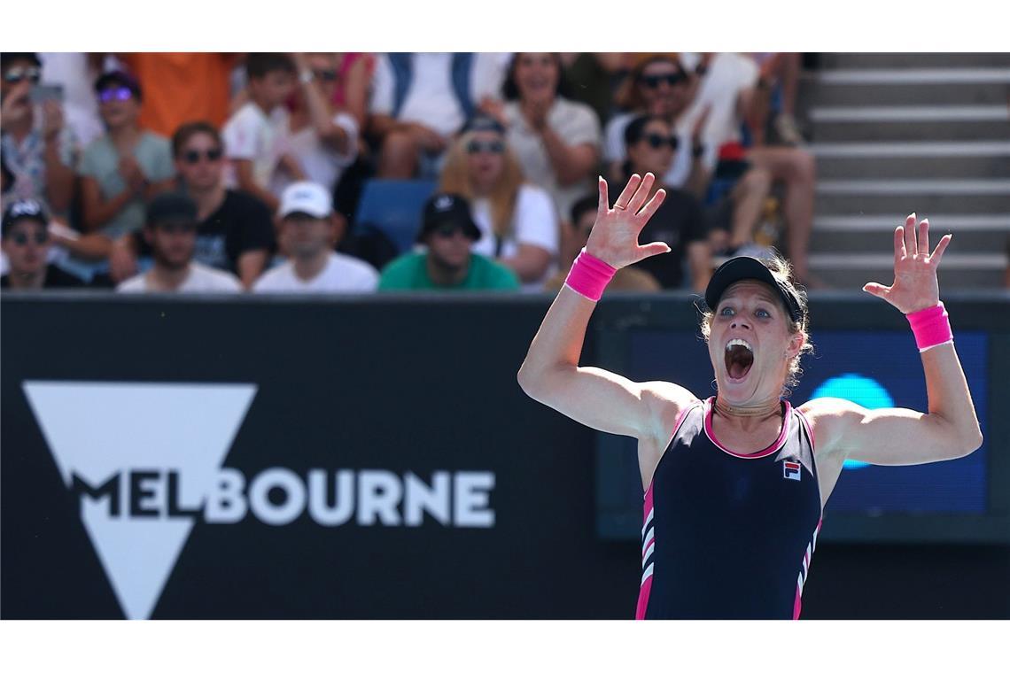 Die deutsche Tennisspielerin Laura Siegemund hat bei den Australian Open die zweite Runde erreicht. Die 35-Jährige setzte sich nach hartem Kampf in drei Sätzen gegen die Russin Jekaterina Alexandrowa durch.