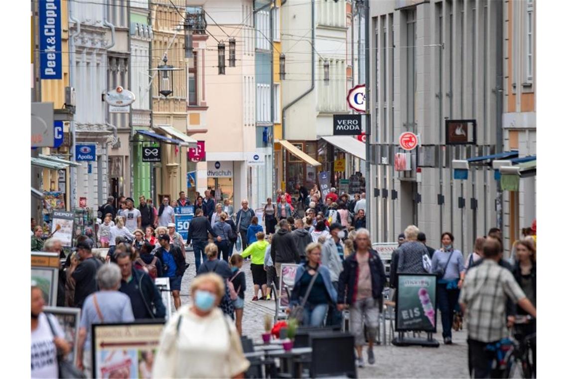 Deutsche Wirtschaft wächst wieder Die deutsche Wirtschaft ist nach dem Corona-Tief zu Jahresbeginn Ökonomen zufolge im Frühjahr wieder auf den Wachstumskurs zurückgekehrt. Foto: Stefan Sauer/dpa